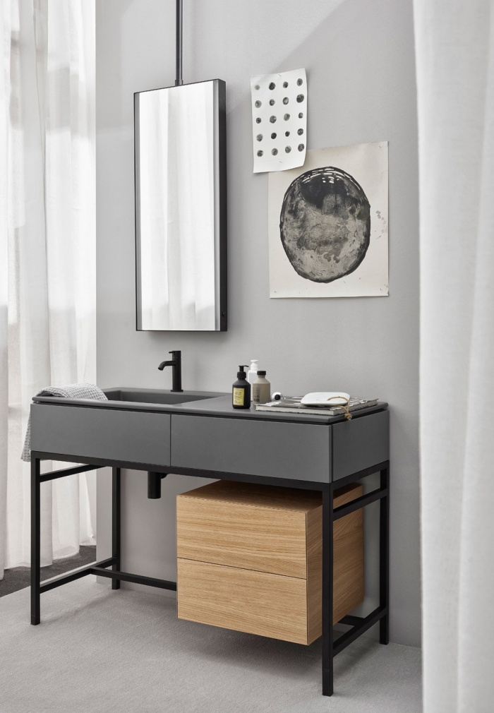 Lavabo y cajón Cemento, estructura Negro Mate, cajonera Rovere Naturale, espejo Argo