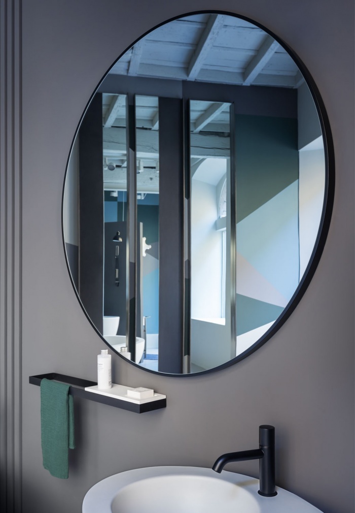 Round mirror. Nero Matt finishes.
