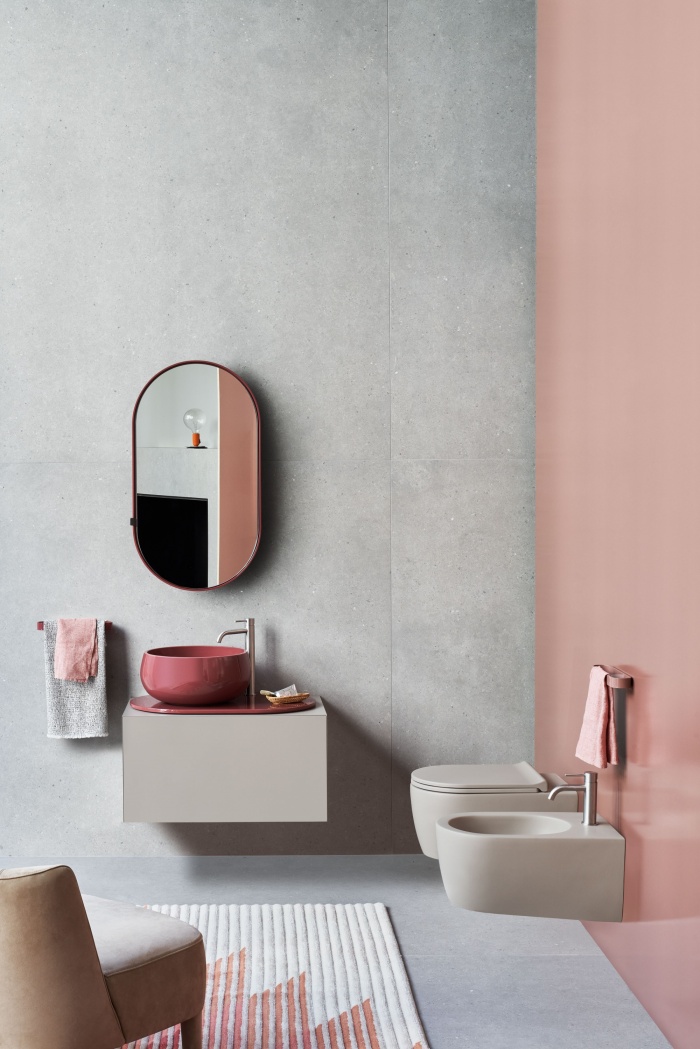 Corallo washbasin and tray, Eucalipto cabinet. Oval Box mirror.